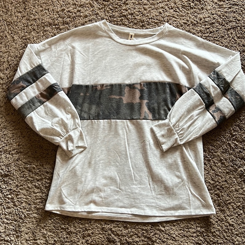 Sweatshirt